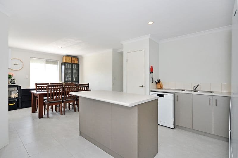 10 Emms Grn, Ellenbrook WA 6069, Ellenbrook - Thumbnail 4