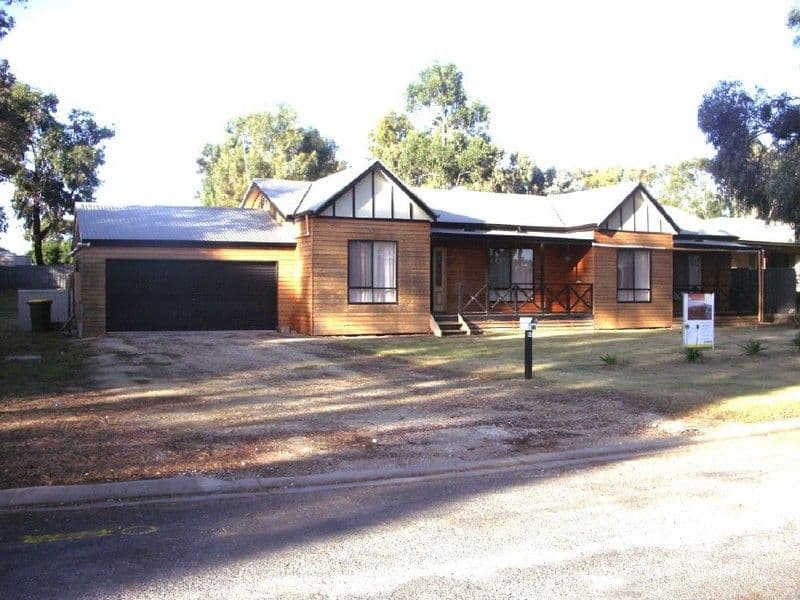 52 Albert Parade, BORDERTOWN SA 5268, Bordertown - Image 1