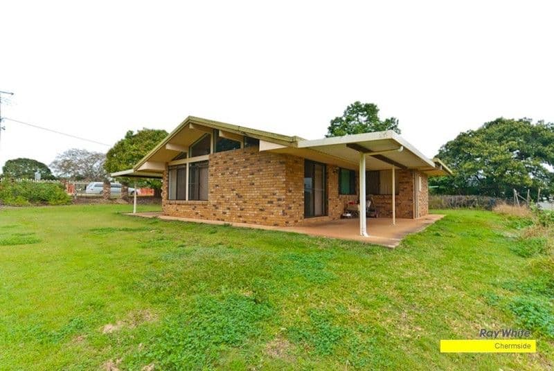 398 Bridgeman Road, BRIDGEMAN DOWNS QLD 4035, Bridgeman Downs - Thumbnail 2