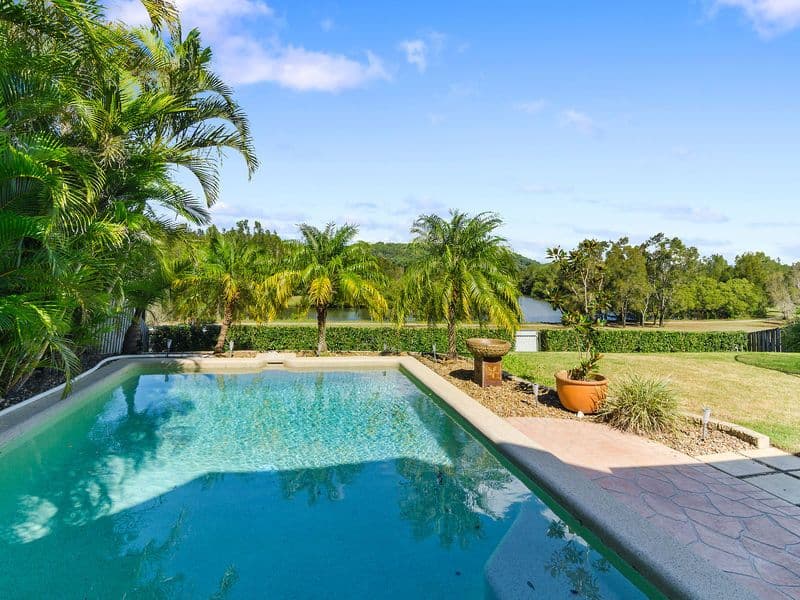 7 Northlakes Drive, Elanora QLD 4221, Elanora - Thumbnail 2