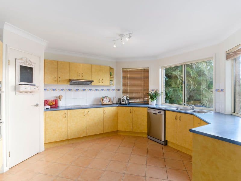 7 Northlakes Drive, Elanora QLD 4221, Elanora - Thumbnail 3