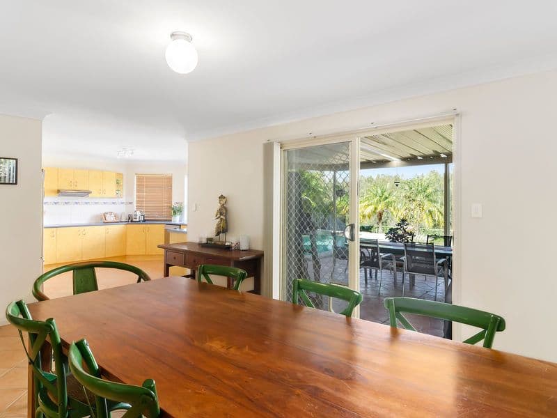 7 Northlakes Drive, Elanora QLD 4221, Elanora - Thumbnail 4