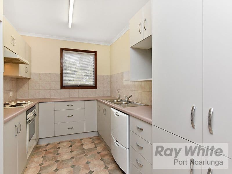 7 Cecilia Court, Christie Downs SA 5164, Christie Downs - Thumbnail 2