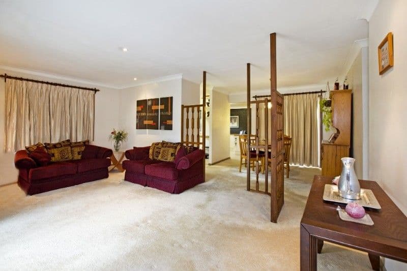 9 Narelle Crescent, ROCHEDALE SOUTH QLD 4123, Rochedale South - Thumbnail 2
