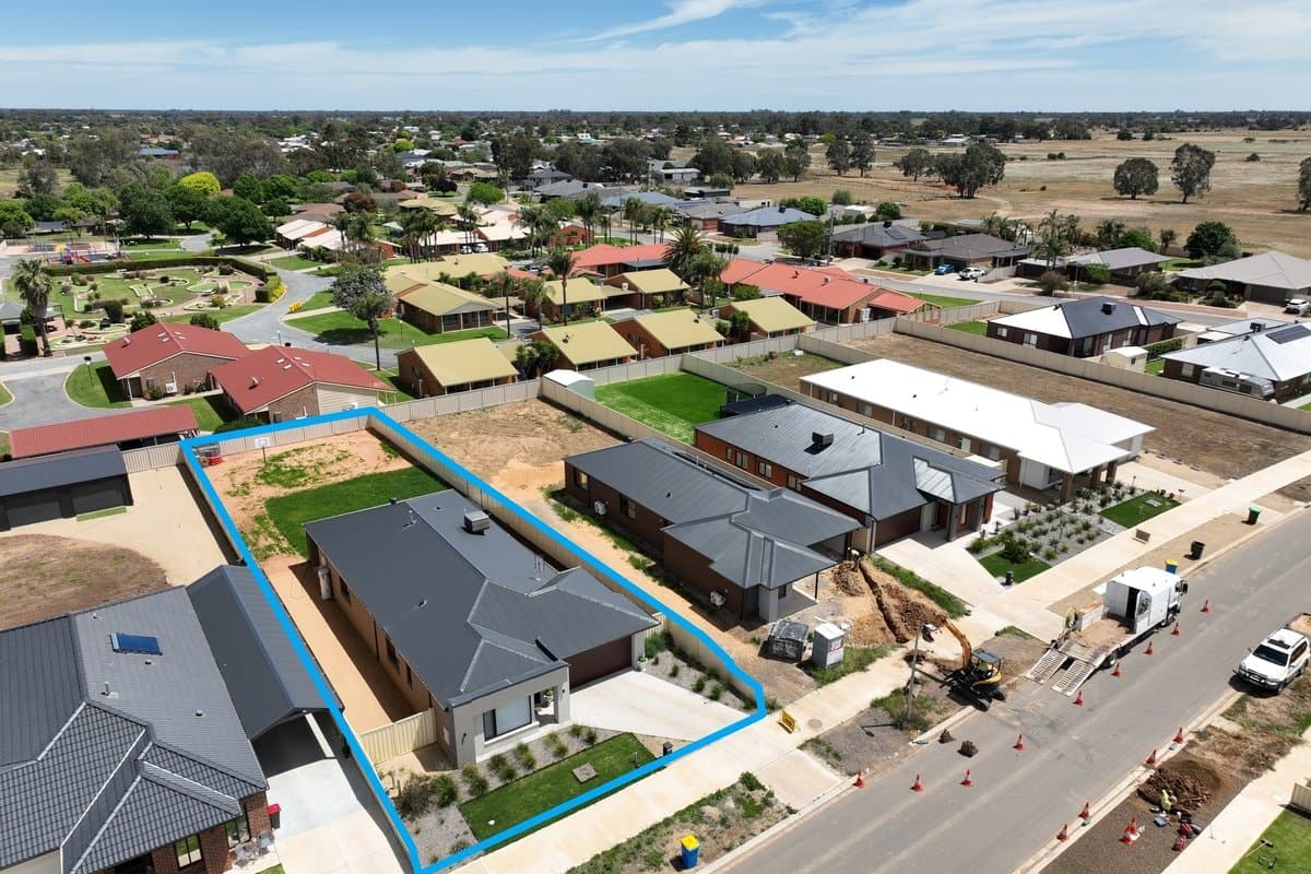 12 Remembrance Drive, Numurkah, Numurkah - Thumbnail 3