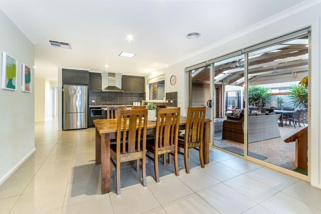 27 Panorama Drive, Melton West VIC 3337, Melton West - Thumbnail 6