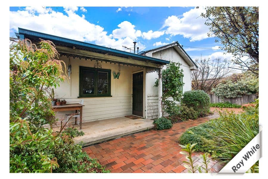4 Kathleen Street, QUEANBEYAN NSW 2620, Queanbeyan - Thumbnail 2