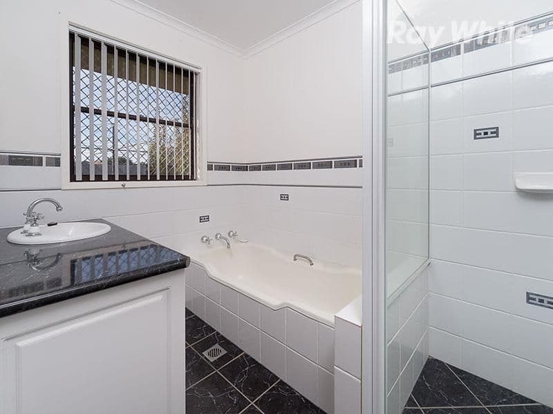 136 Howard Court, Howlong NSW 2643, Howlong - Thumbnail 4