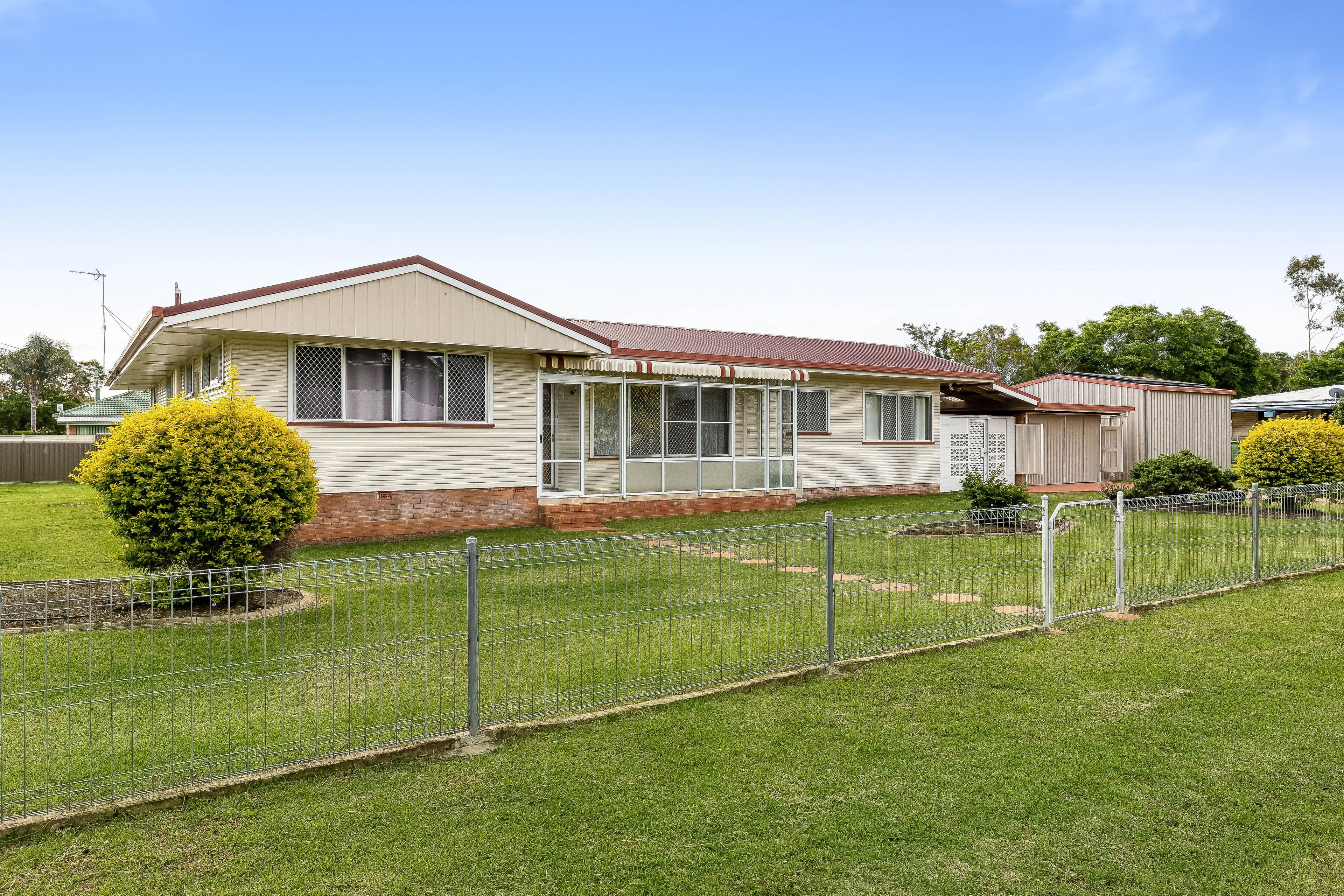 15 Holmes Street, Pittsworth QLD 4356, Pittsworth - Thumbnail 2