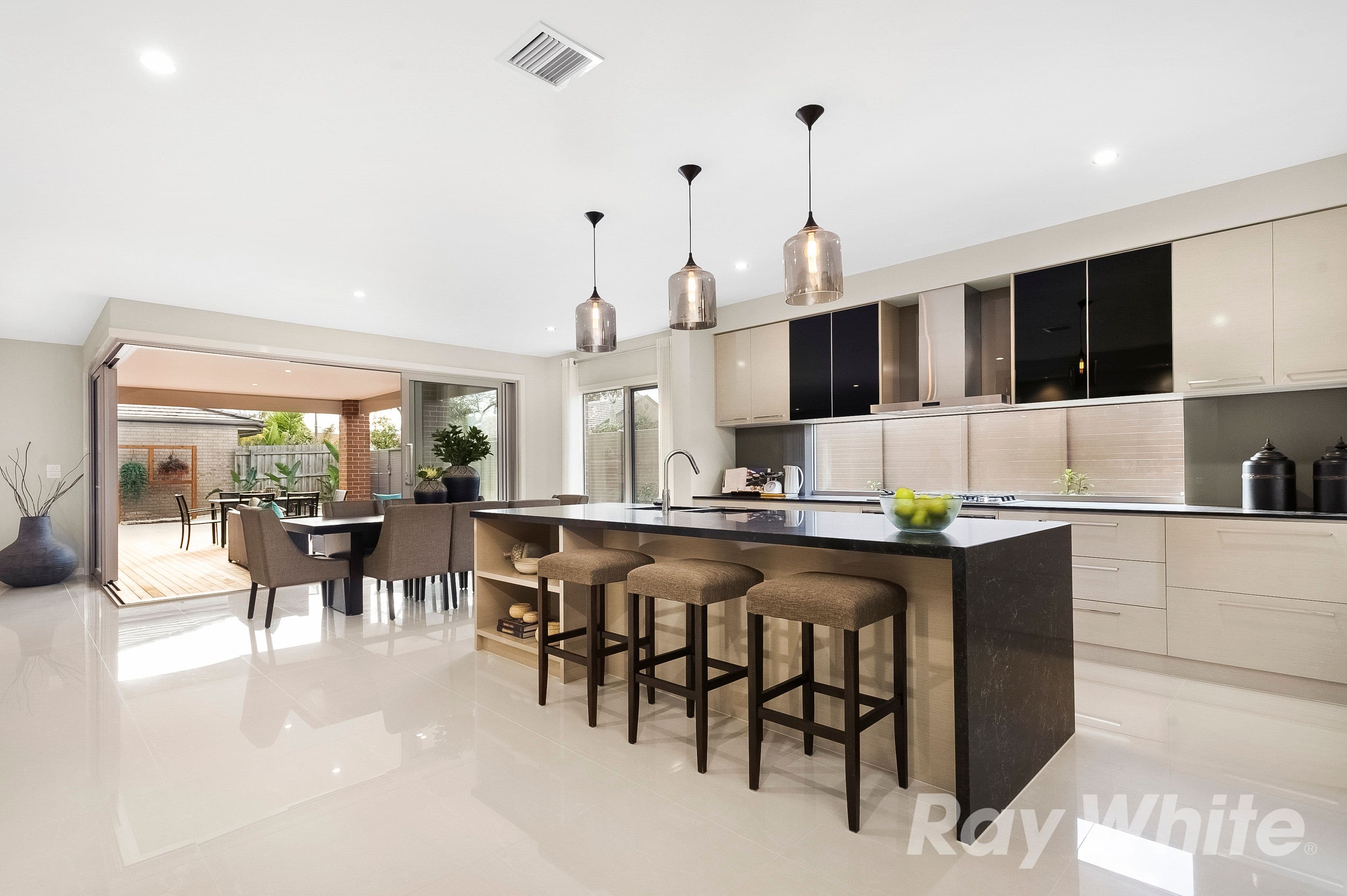 61 Leeds Road, Mount Waverley VIC 3149, Mount Waverley - Thumbnail 2