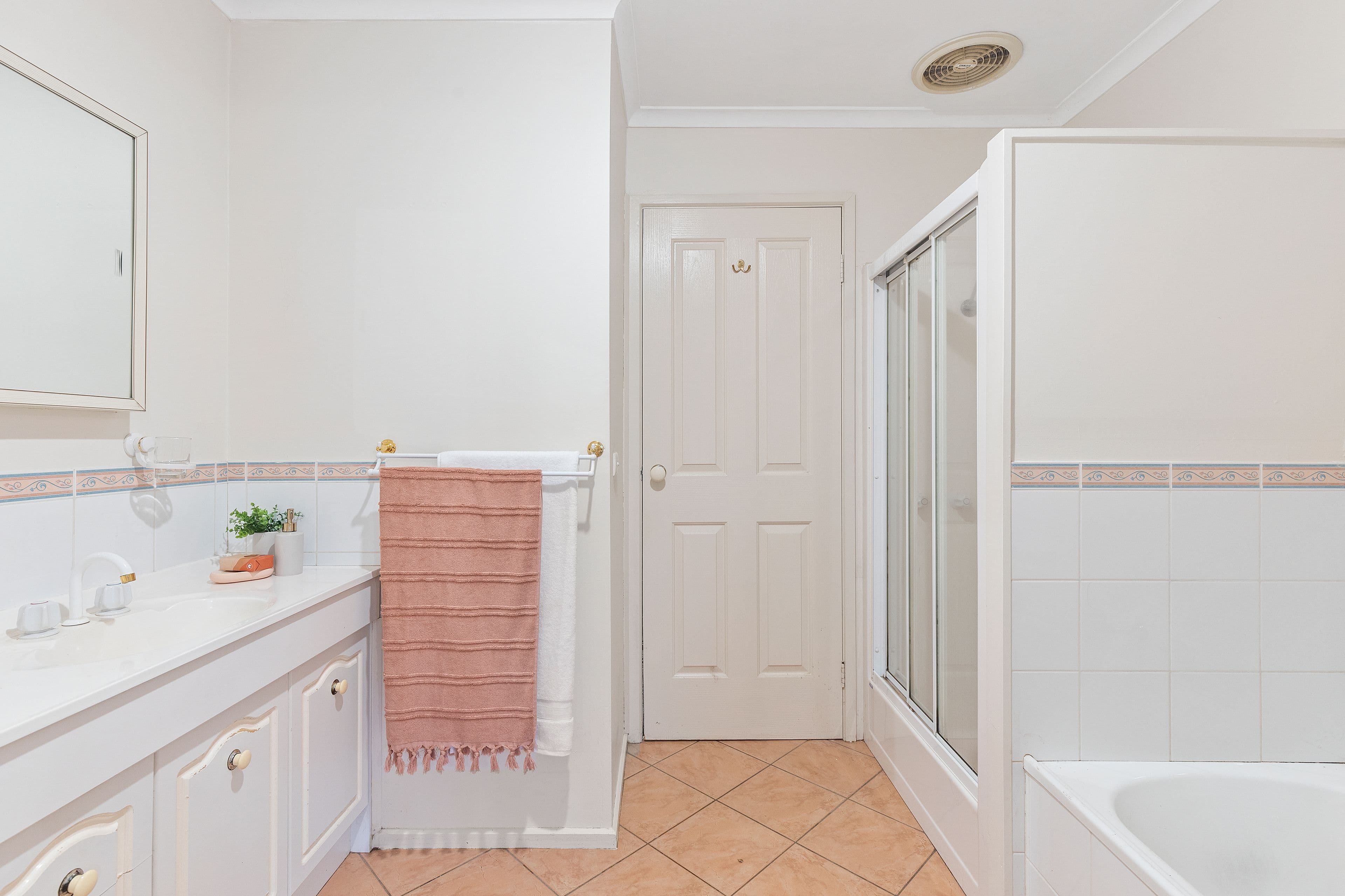 5 Avon Court, Ferntree Gully VIC 3156, Ferntree Gully - Thumbnail 7