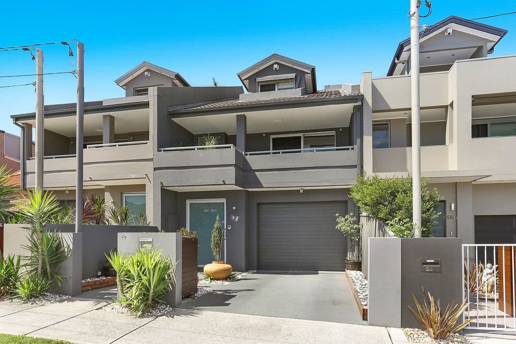 57 Universal Street, Eastlakes - Image 1
