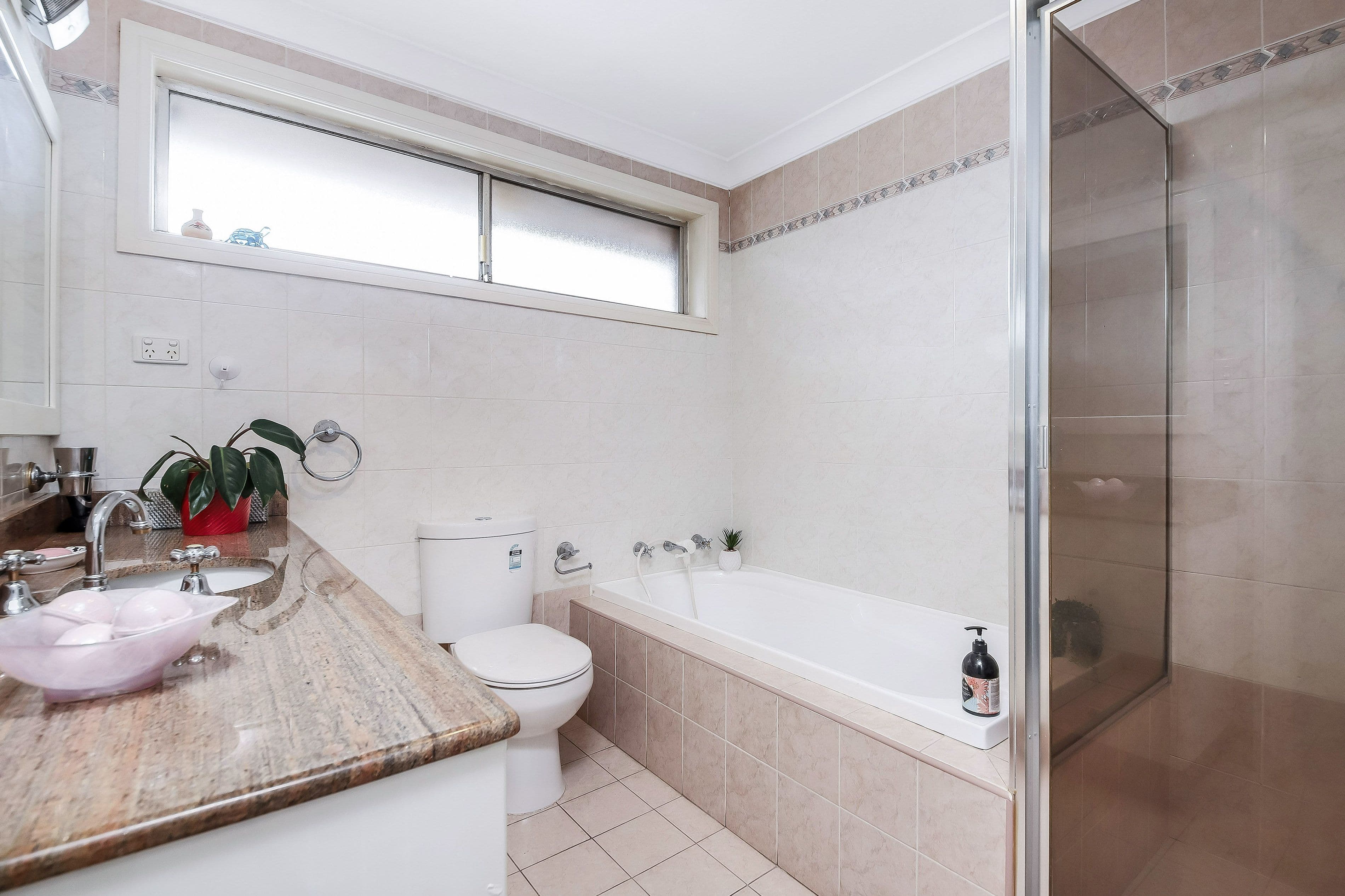 4 Universal Avenue, Georges Hall NSW 2198, Georges Hall - Thumbnail 7