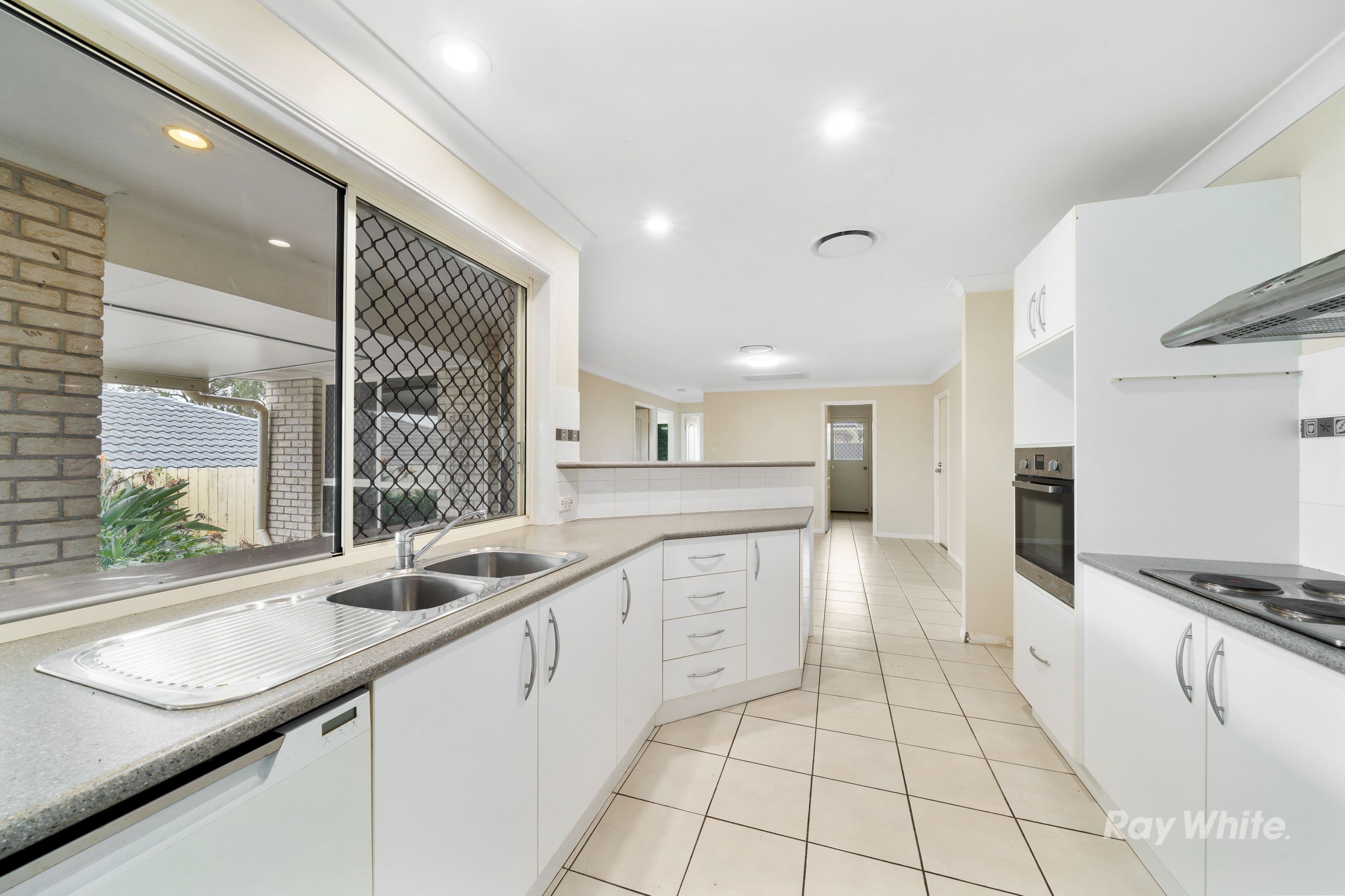 16 Gordonia Drive, Regents Park QLD 4118, Regents Park - Thumbnail 4