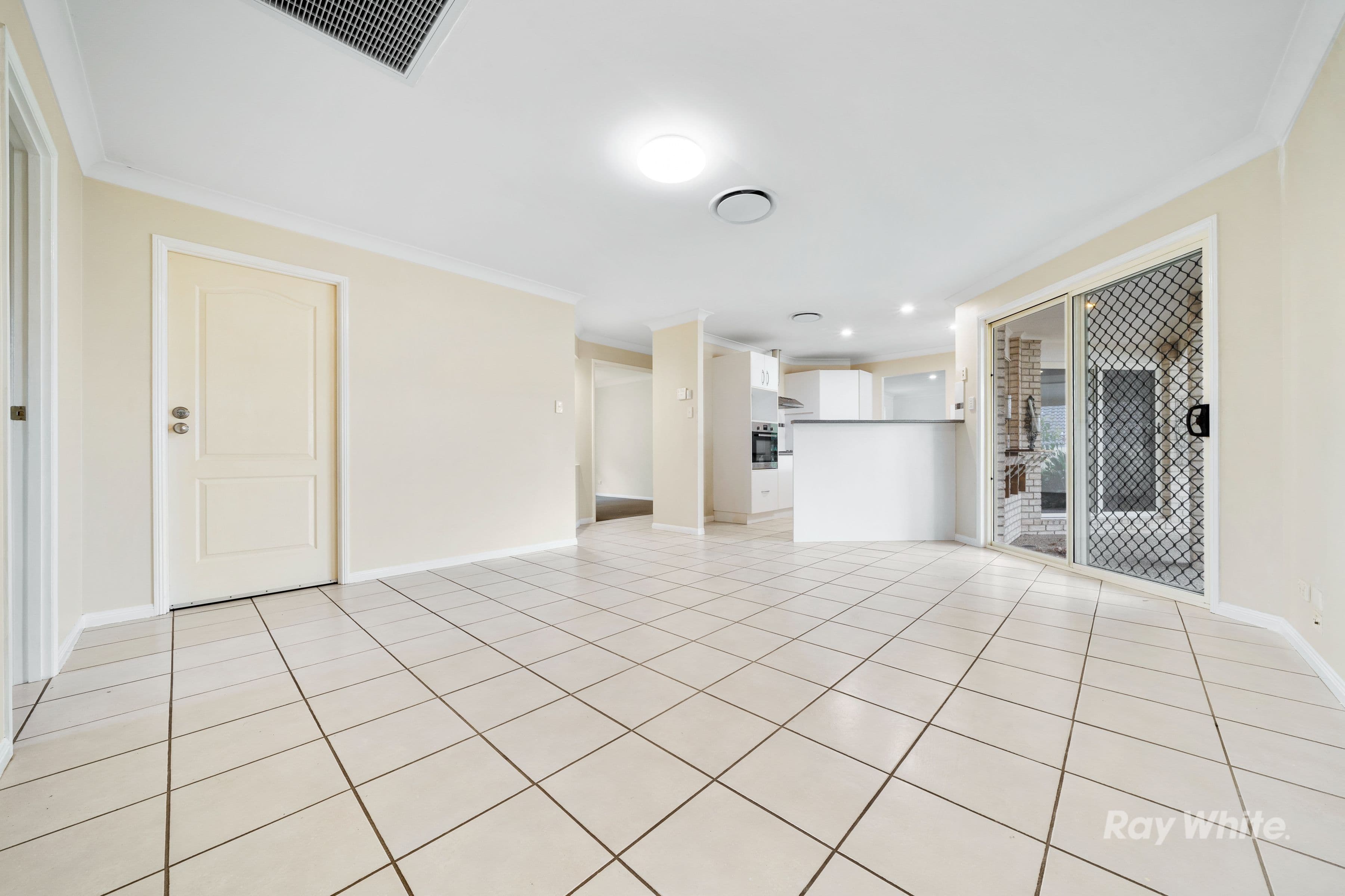 16 Gordonia Drive, Regents Park QLD 4118, Regents Park - Thumbnail 5