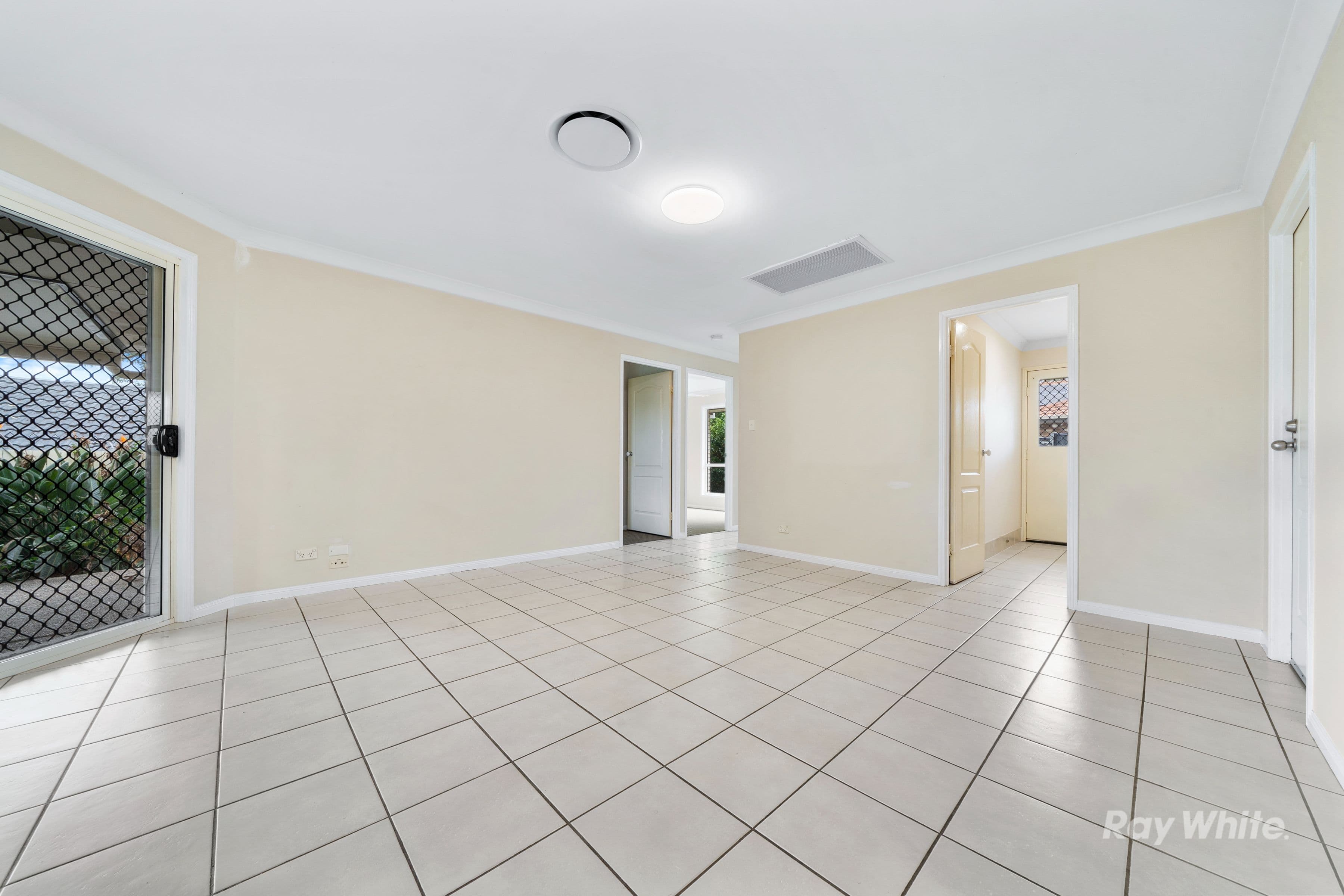 16 Gordonia Drive, Regents Park QLD 4118, Regents Park - Thumbnail 6