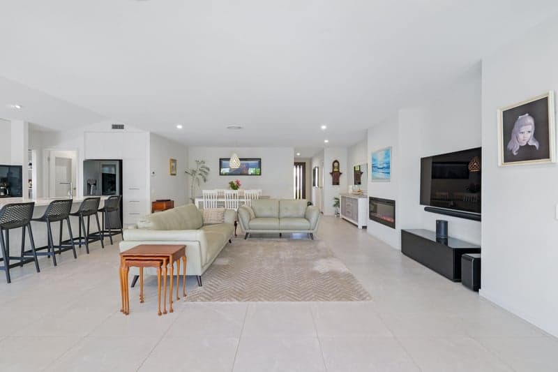 29 Waderbird Crescent, Pelican Waters - Thumbnail 7