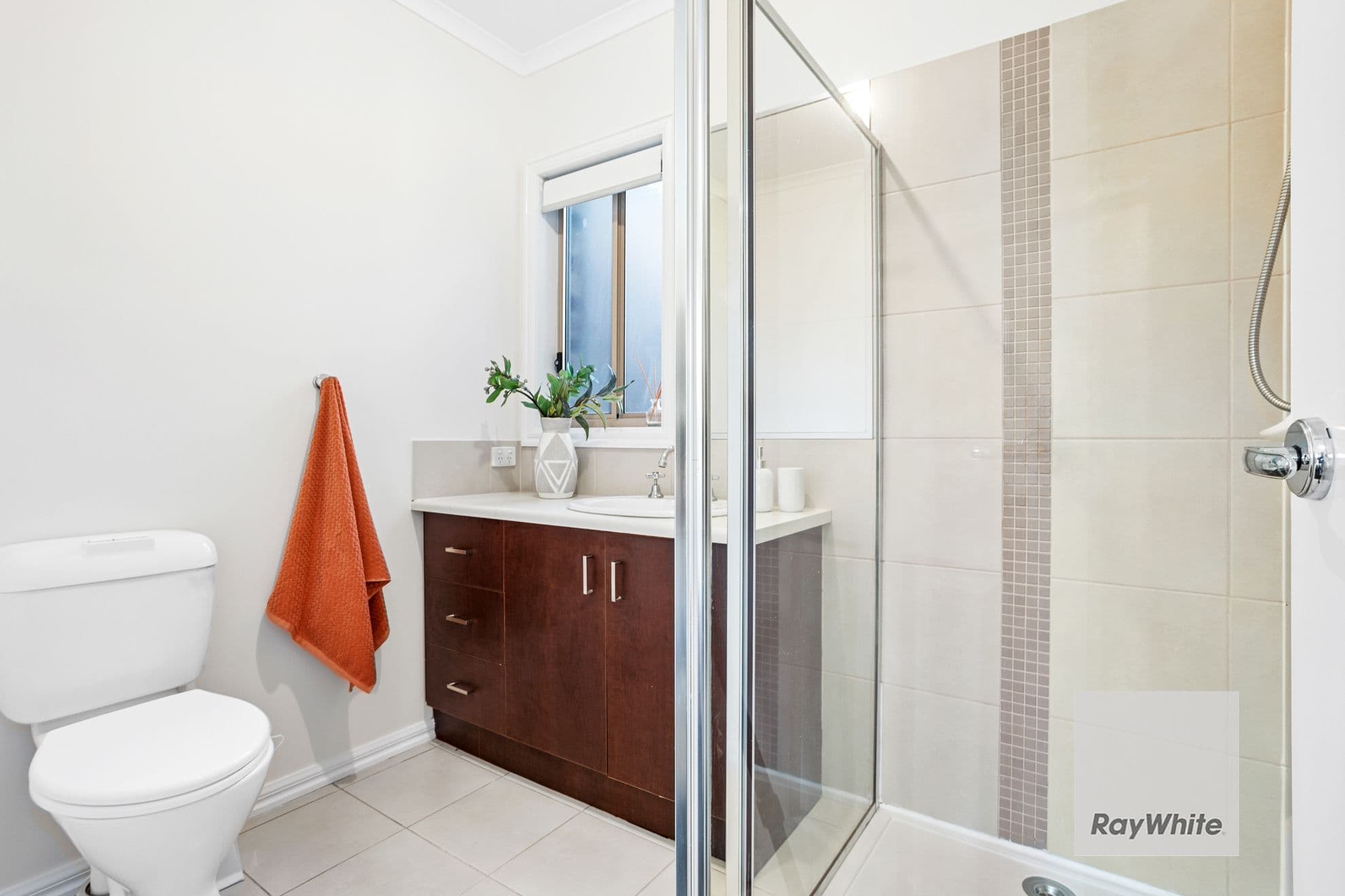 17 Lucas Terrace, Taylors Hill VIC 3037, Taylors Hill - Thumbnail 3
