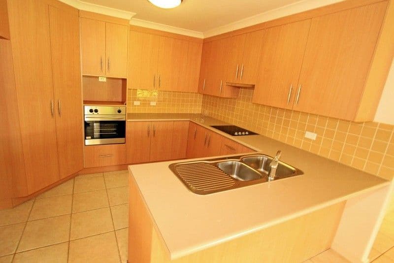 39 Miami Crescent, YEPPOON QLD 4703, Yeppoon - Thumbnail 2