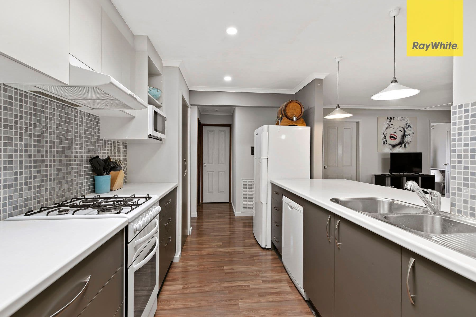 41 Clarke Avenue, St Albans VIC 3021, St Albans - Thumbnail 4