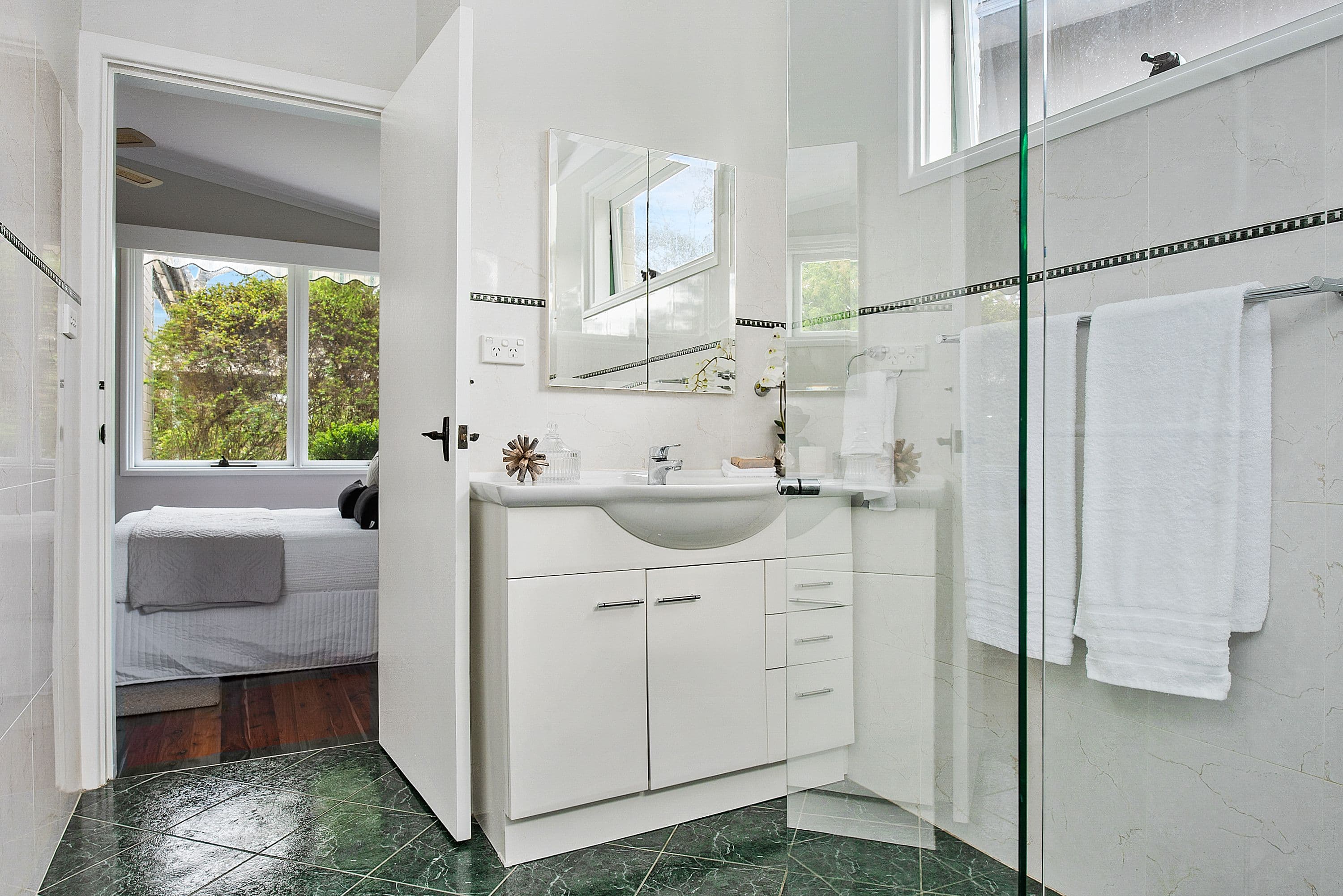 10 Stuart Avenue, Normanhurst - Thumbnail 8