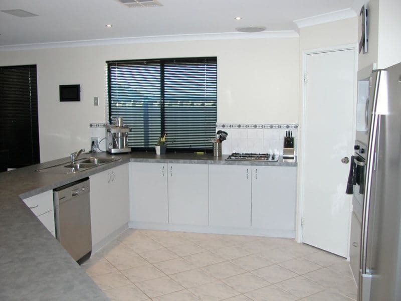 9 Geographe Bay Pass, SECRET HARBOUR WA 6173, Secret Harbour - Thumbnail 3