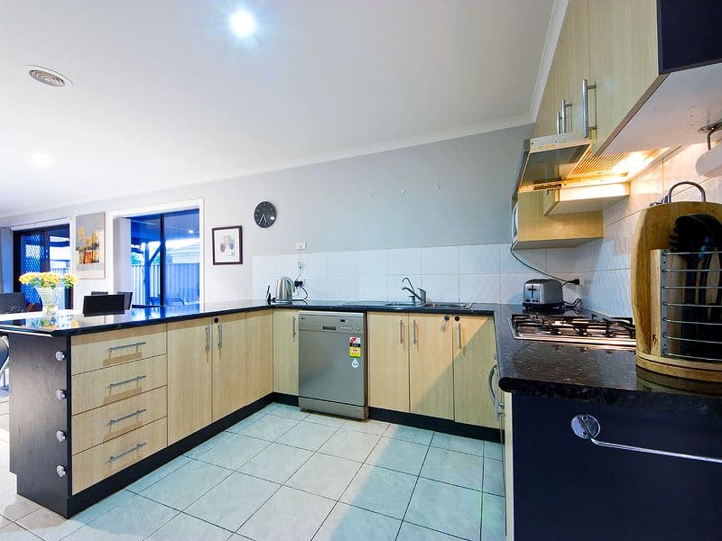 49 Knightsbridge Drive, TARNEIT VIC 3029, Tarneit - Thumbnail 5