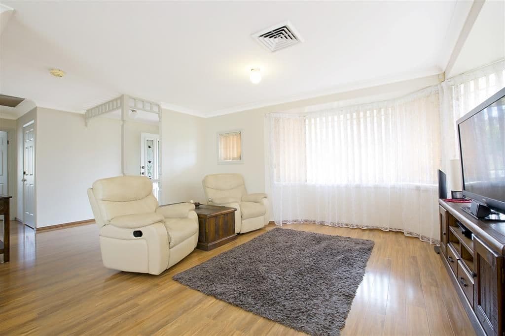 4 Berril Place, GLENMORE PARK NSW 2745, Glenmore Park - Thumbnail 2