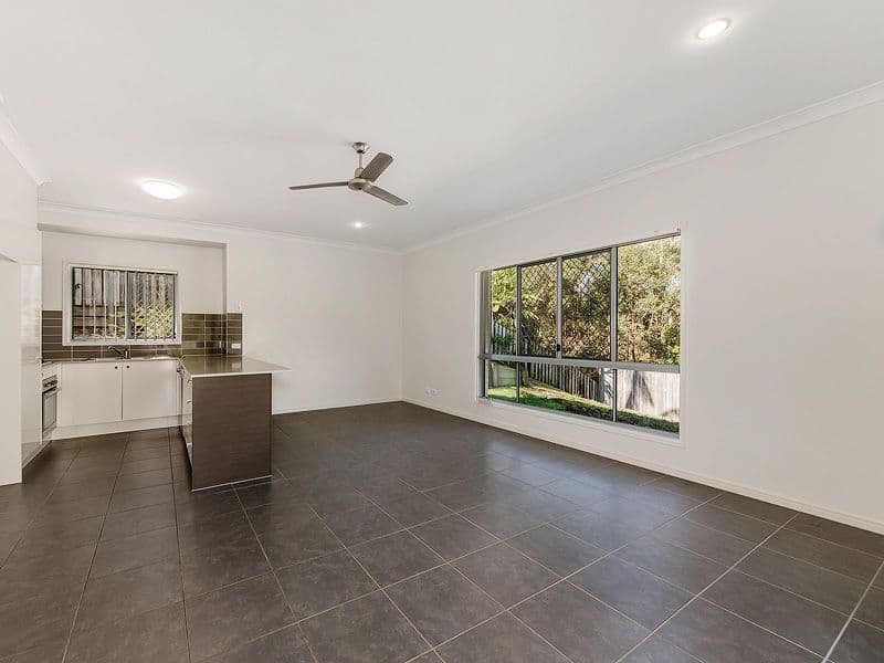 18 Finnin Court, Maudsland QLD 4210, Maudsland - Thumbnail 2