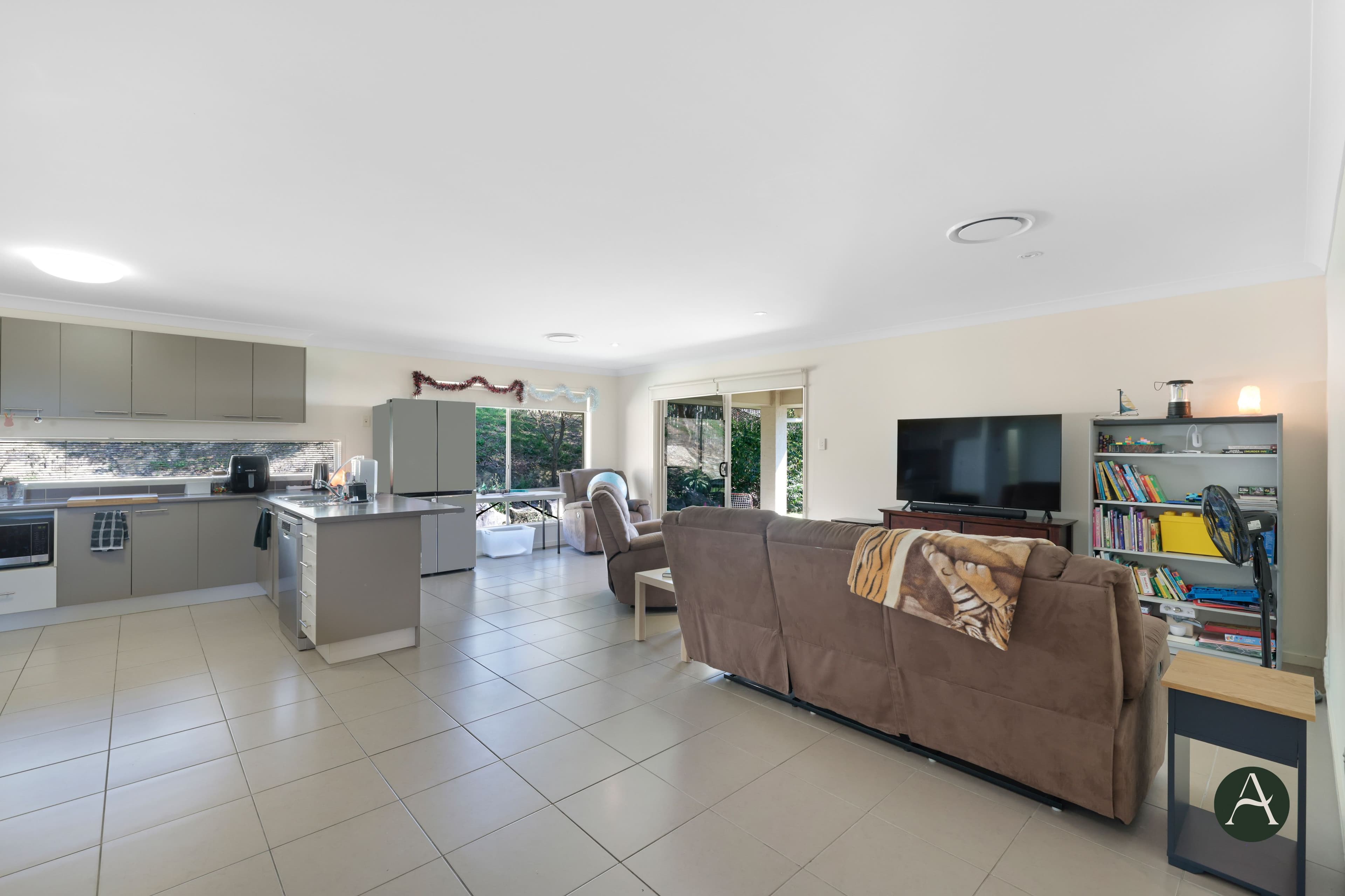 33 Barrington Street, Upper Coomera QLD 4209, Upper Coomera - Thumbnail 6