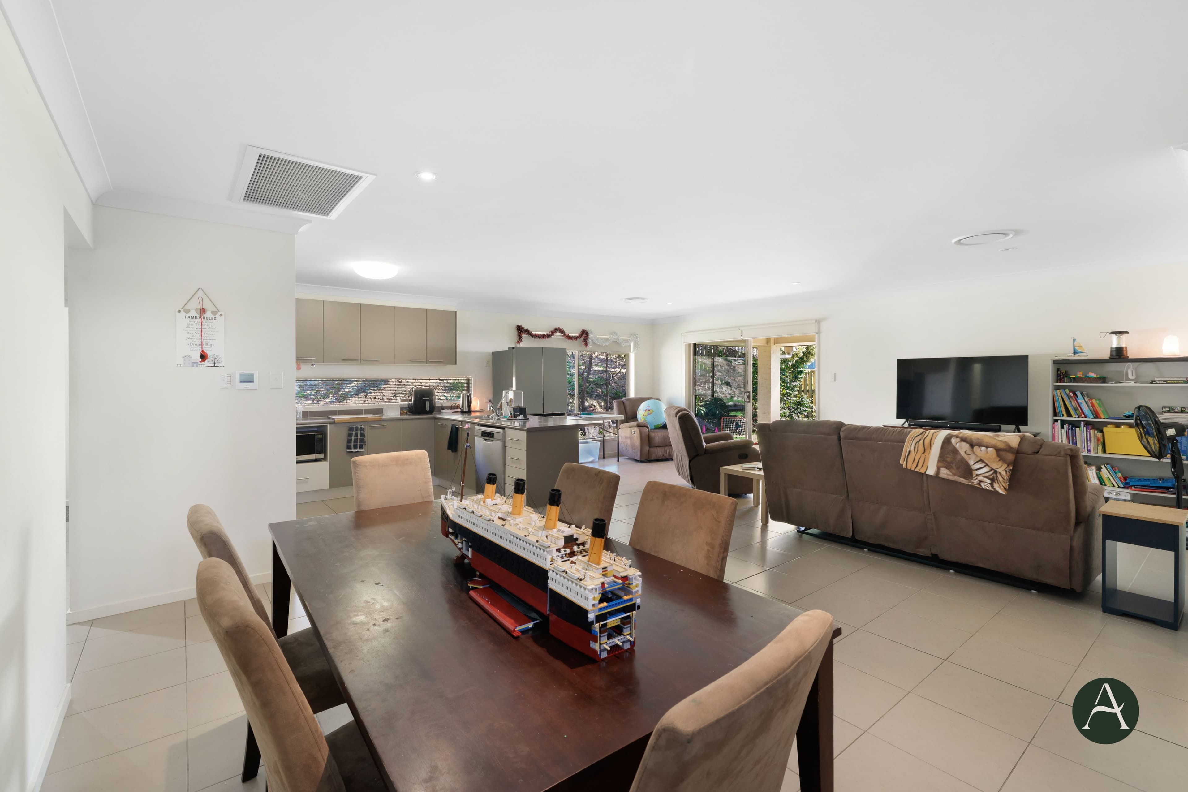 33 Barrington Street, Upper Coomera QLD 4209, Upper Coomera - Thumbnail 8