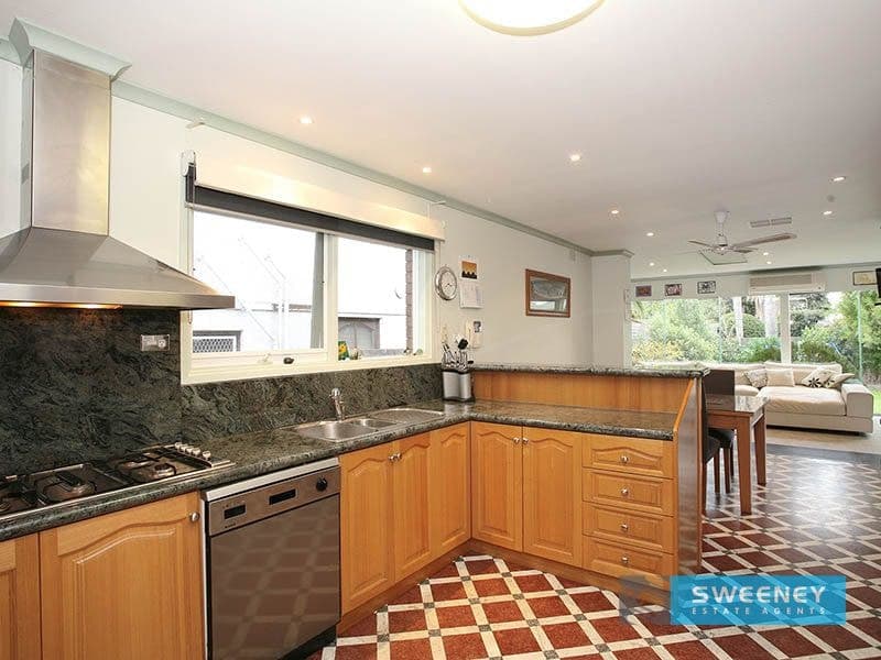 37 Somers Parade, Altona - Thumbnail 3