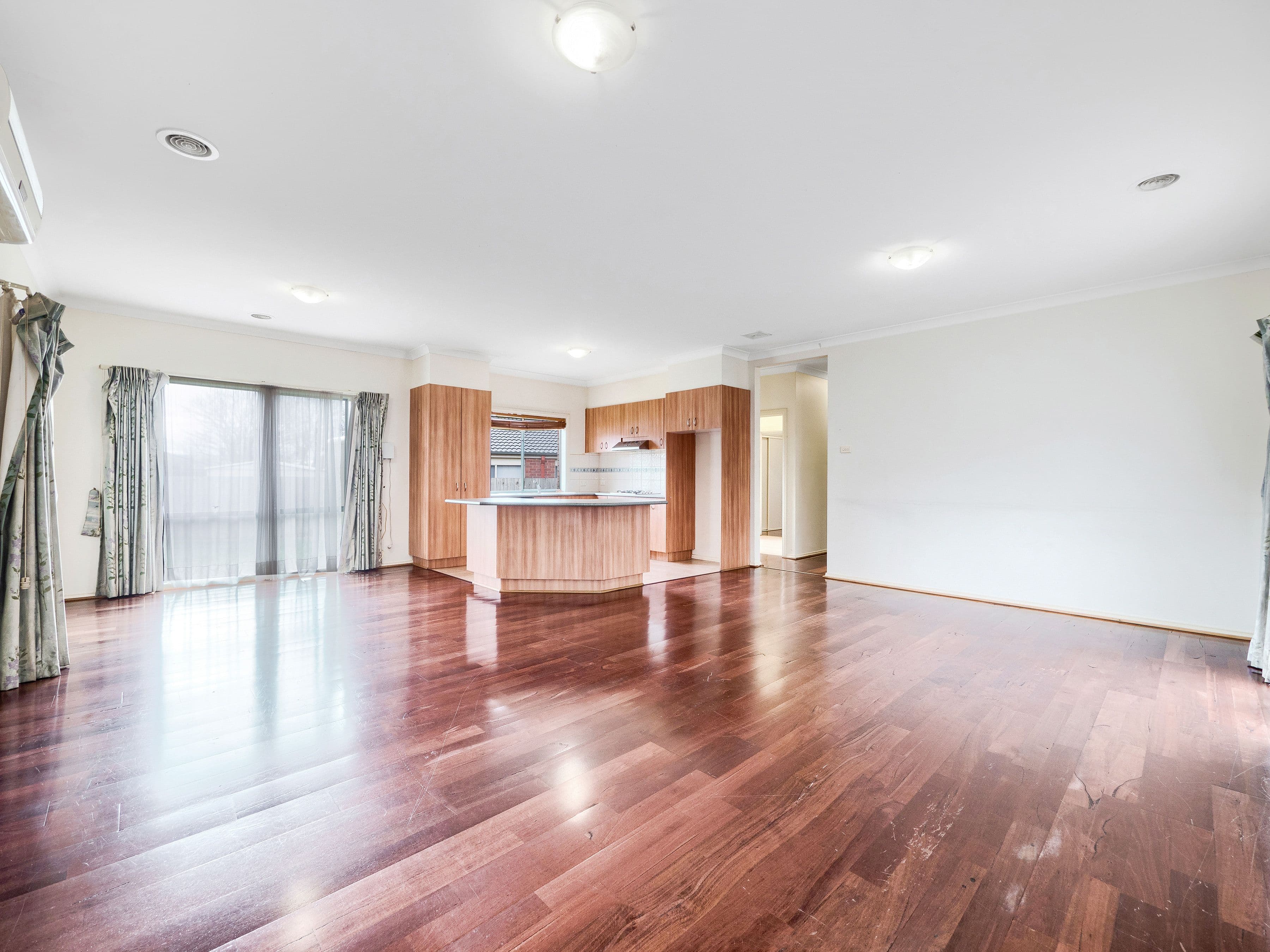 6 Michaelia Close, Cranbourne West VIC 3977, Cranbourne West - Thumbnail 4