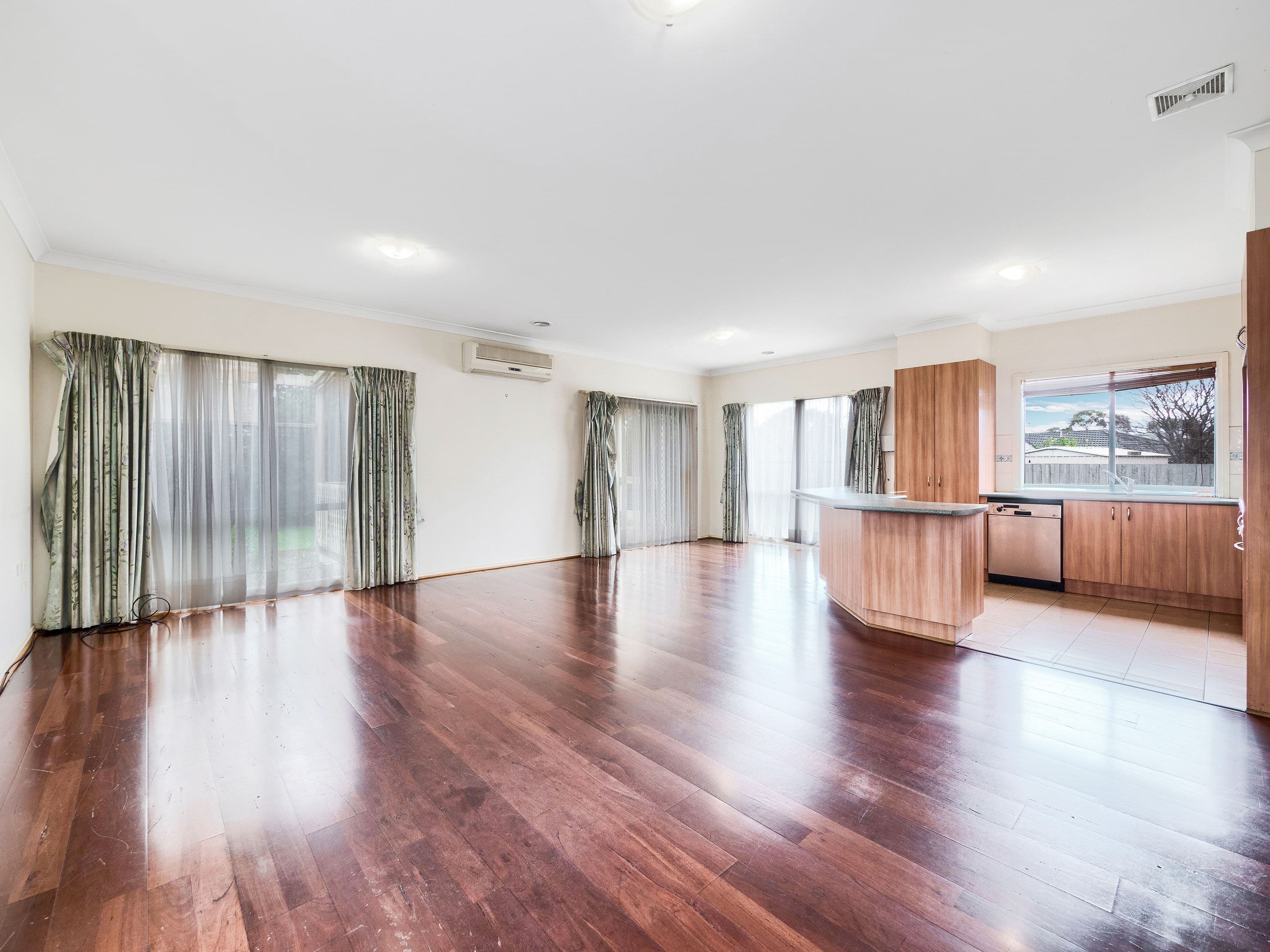 6 Michaelia Close, Cranbourne West VIC 3977, Cranbourne West - Thumbnail 5