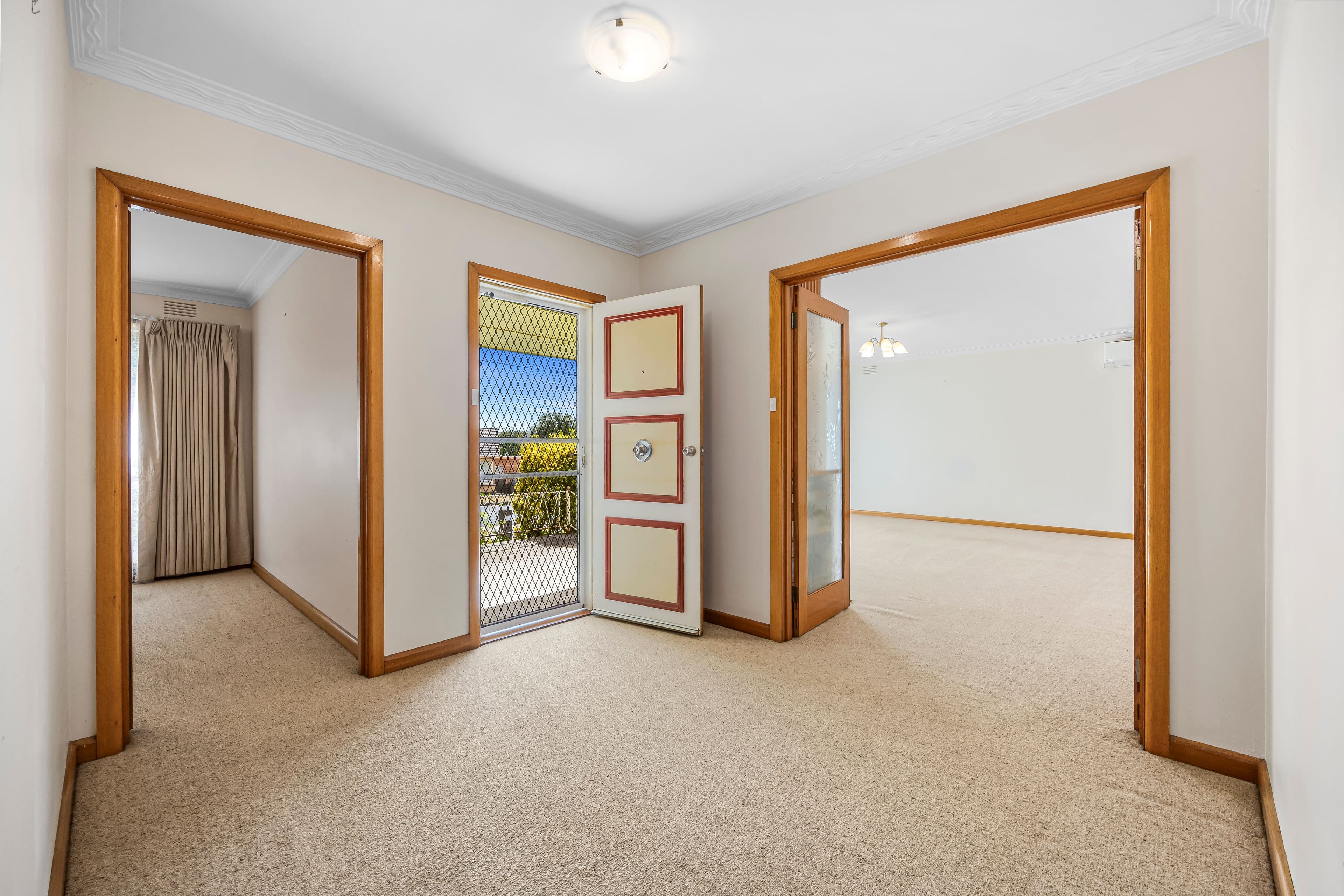 35 Cambridge Street, Wendouree VIC 3355, Wendouree - Thumbnail 2