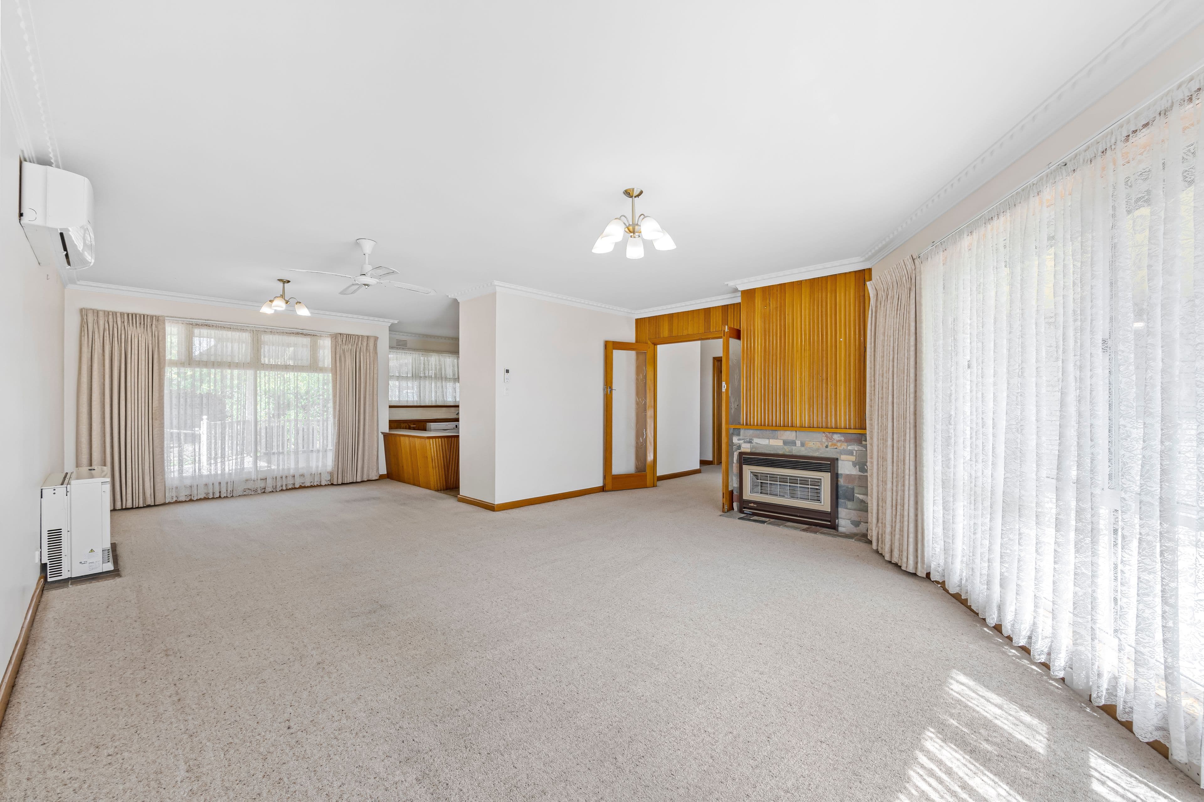 35 Cambridge Street, Wendouree VIC 3355, Wendouree - Thumbnail 3