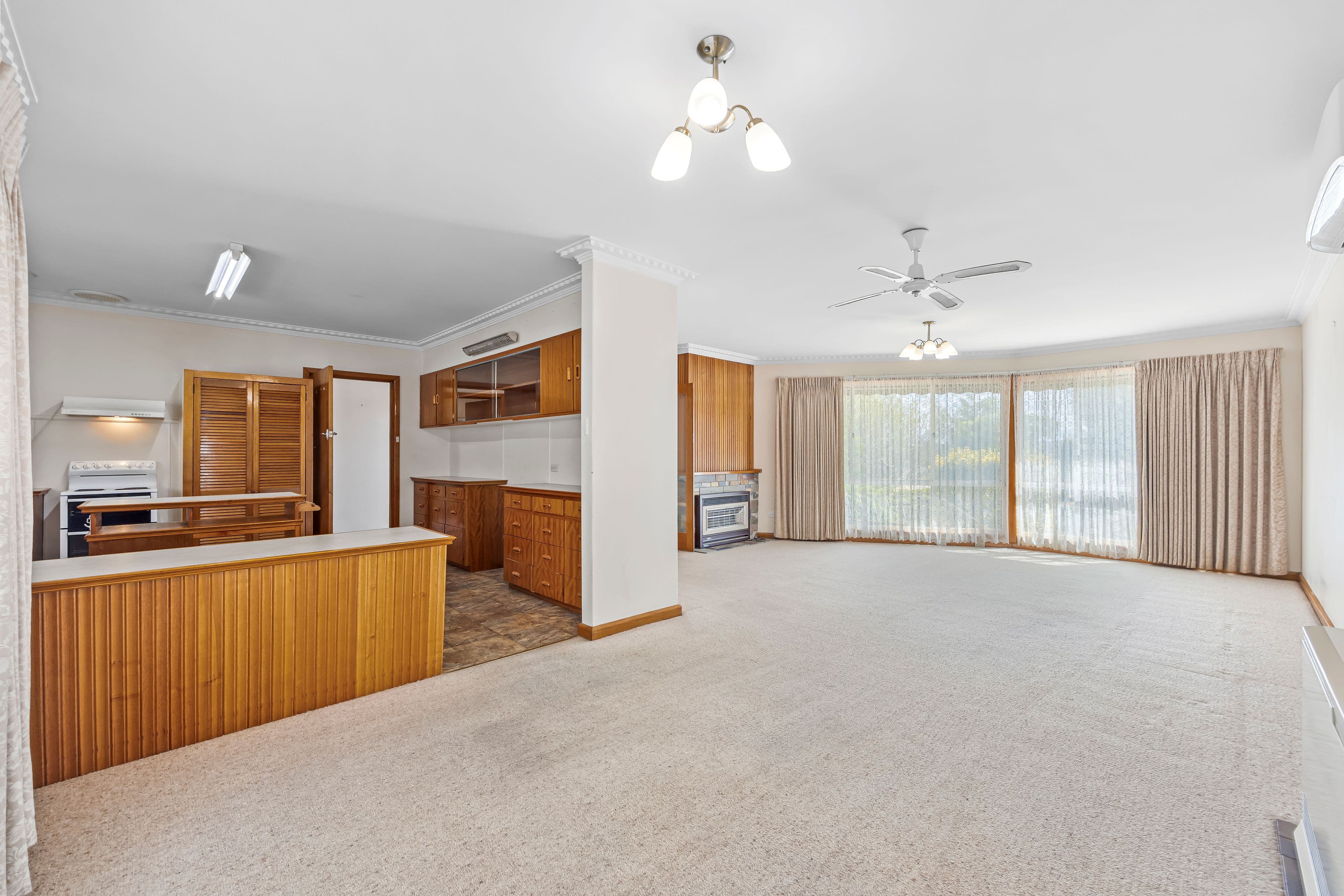 35 Cambridge Street, Wendouree VIC 3355, Wendouree - Thumbnail 4
