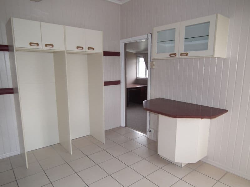 77 Ariadne Street, Maryborough QLD 4650, Maryborough - Thumbnail 3