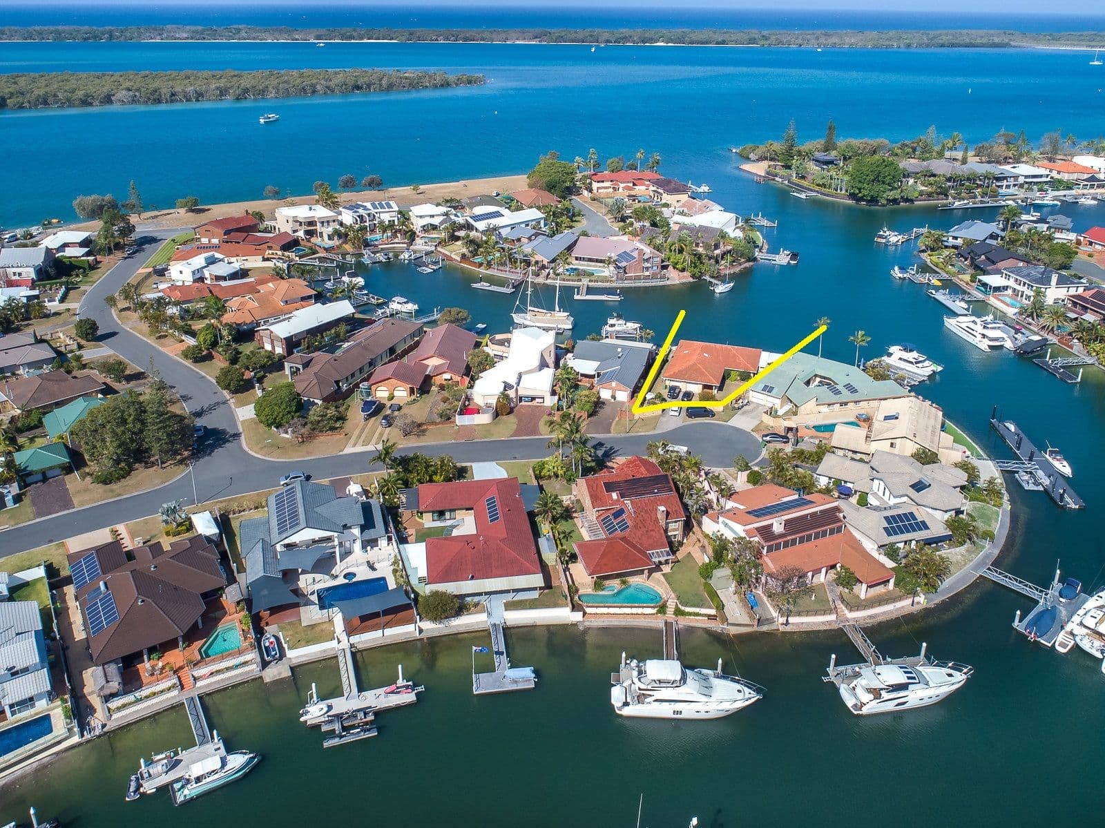 8 Rabaul Avenue, Runaway Bay QLD 4216, Runaway Bay - Thumbnail 2