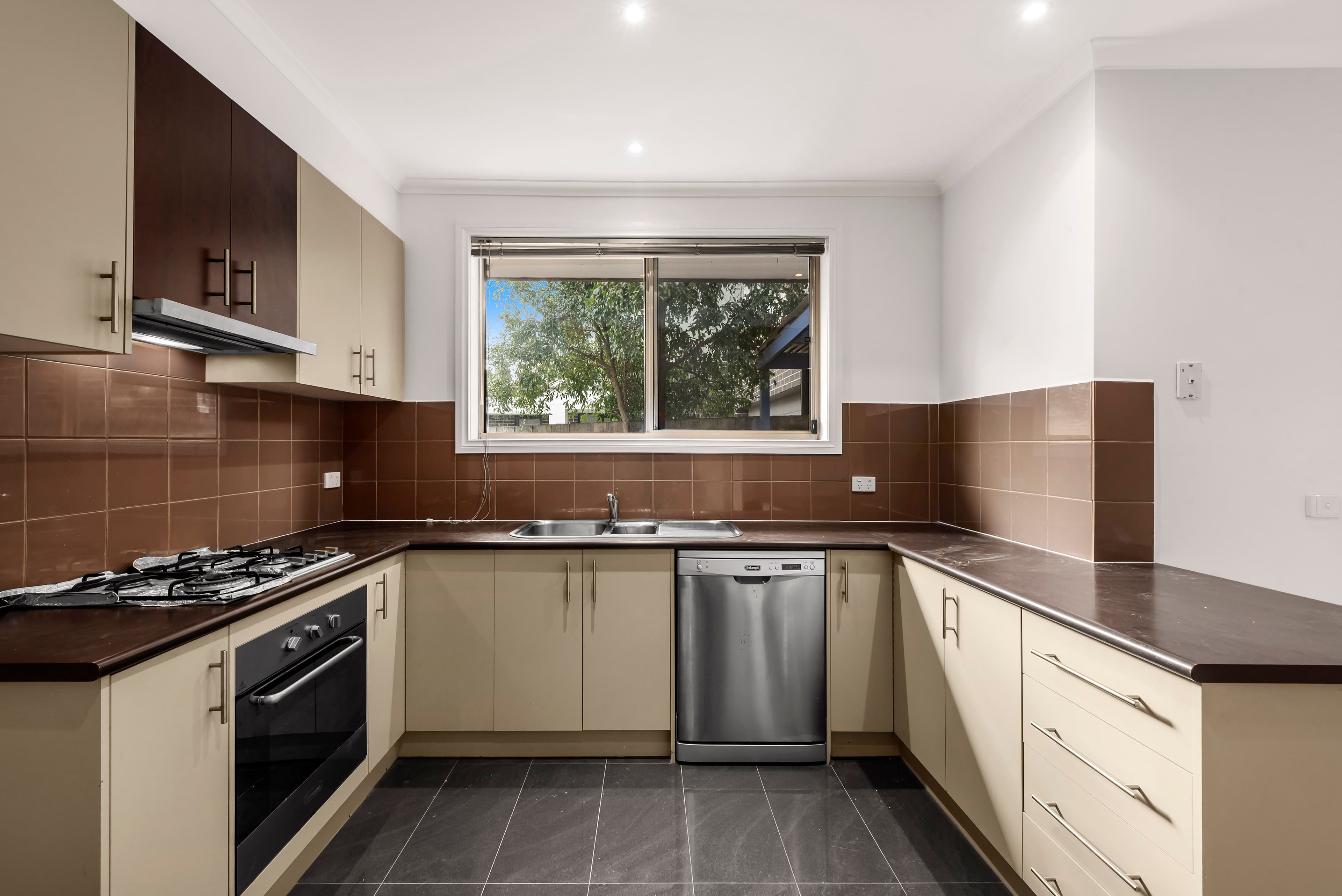 7 Deschamp Crescent, Rowville VIC 3178, Rowville - Thumbnail 2