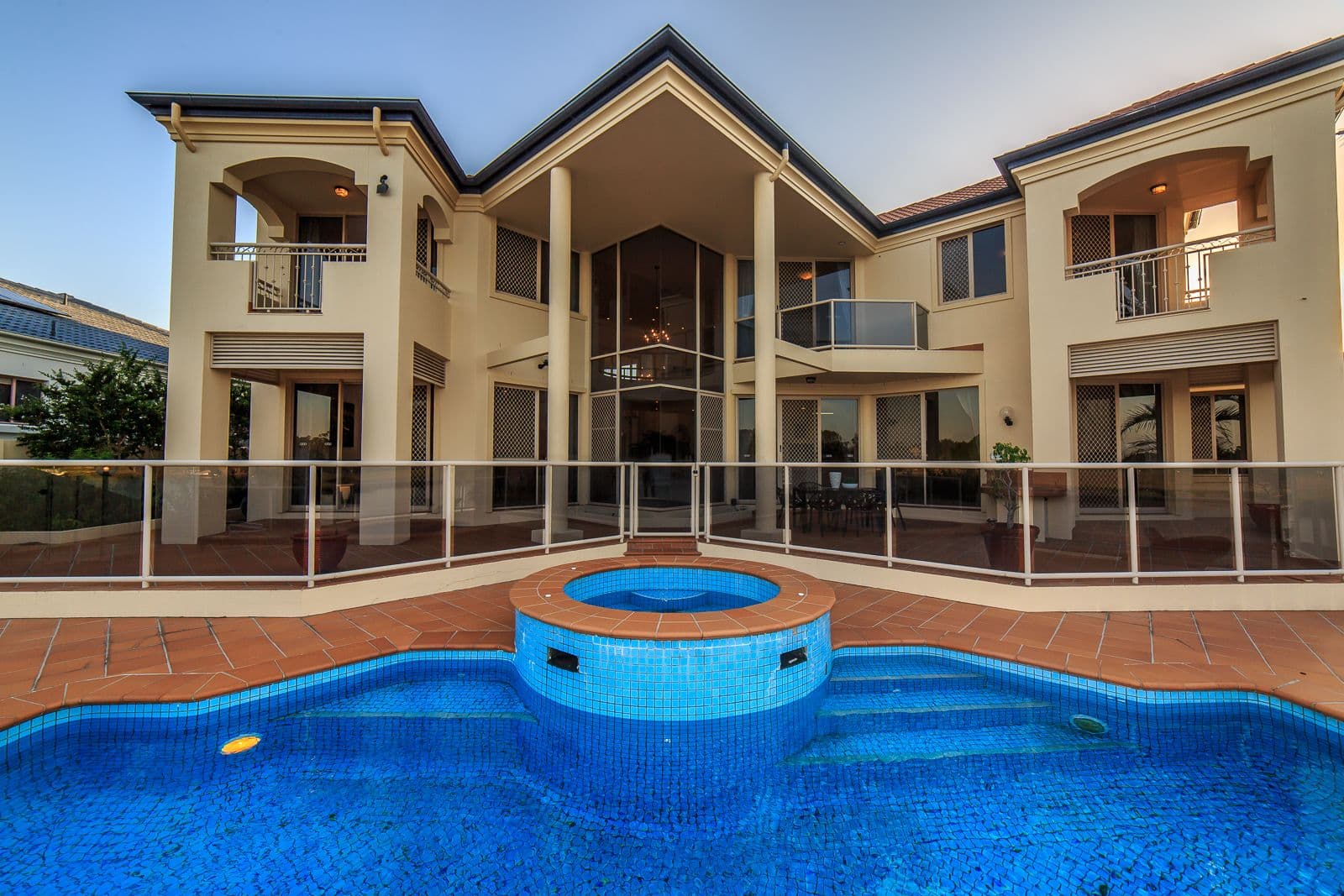 28 St Martin Place, Clear Island Waters QLD 4226, Clear Island Waters - Thumbnail 3