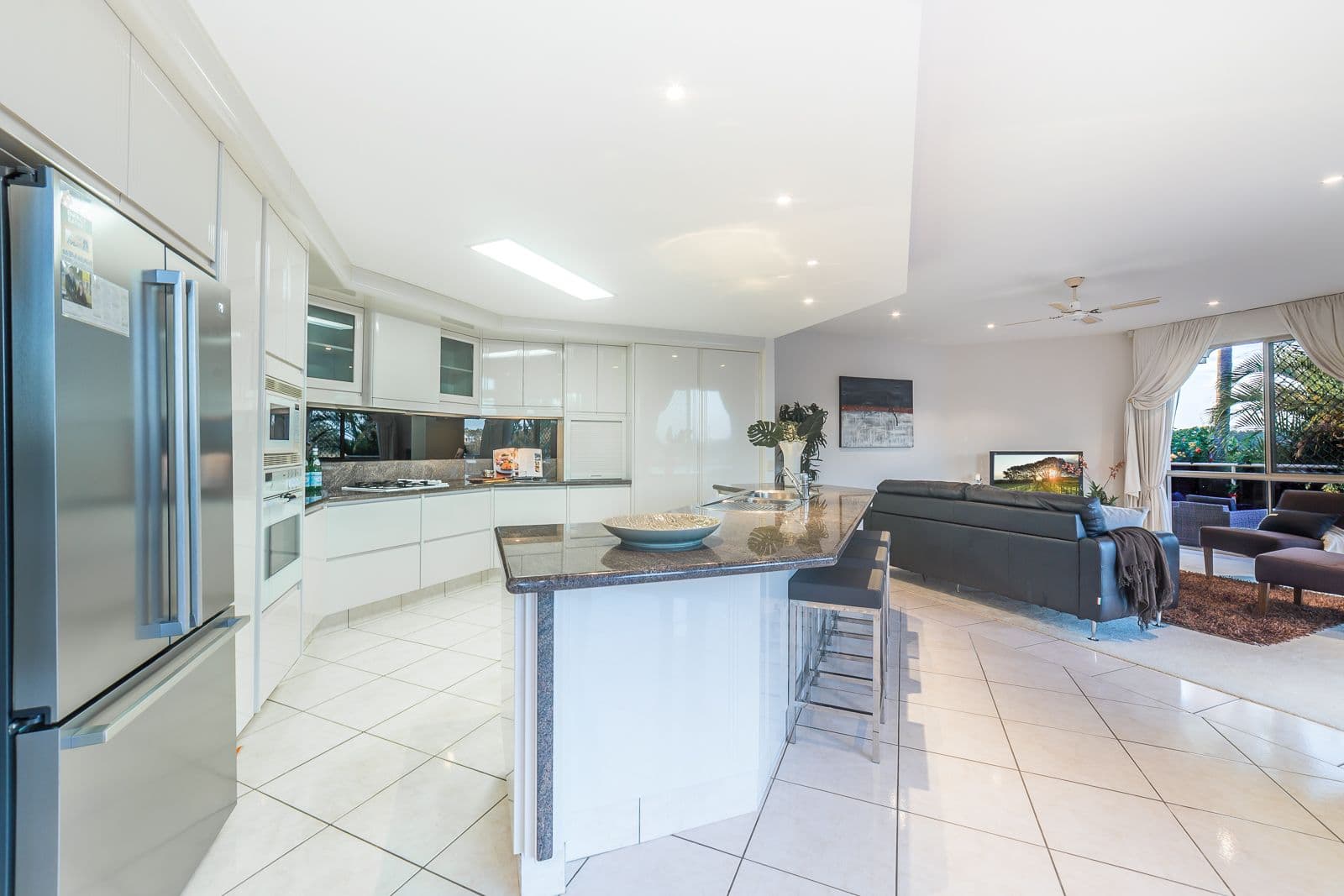 28 St Martin Place, Clear Island Waters QLD 4226, Clear Island Waters - Thumbnail 7