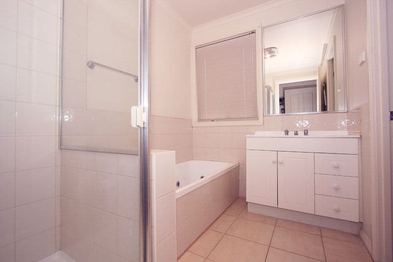 16 Chesney Drive, RINGWOOD VIC 3134, Ringwood - Thumbnail 5