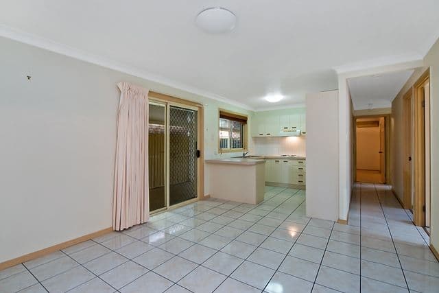 8a Currajong Street, CALAMVALE QLD 4116, Calamvale - Thumbnail 4