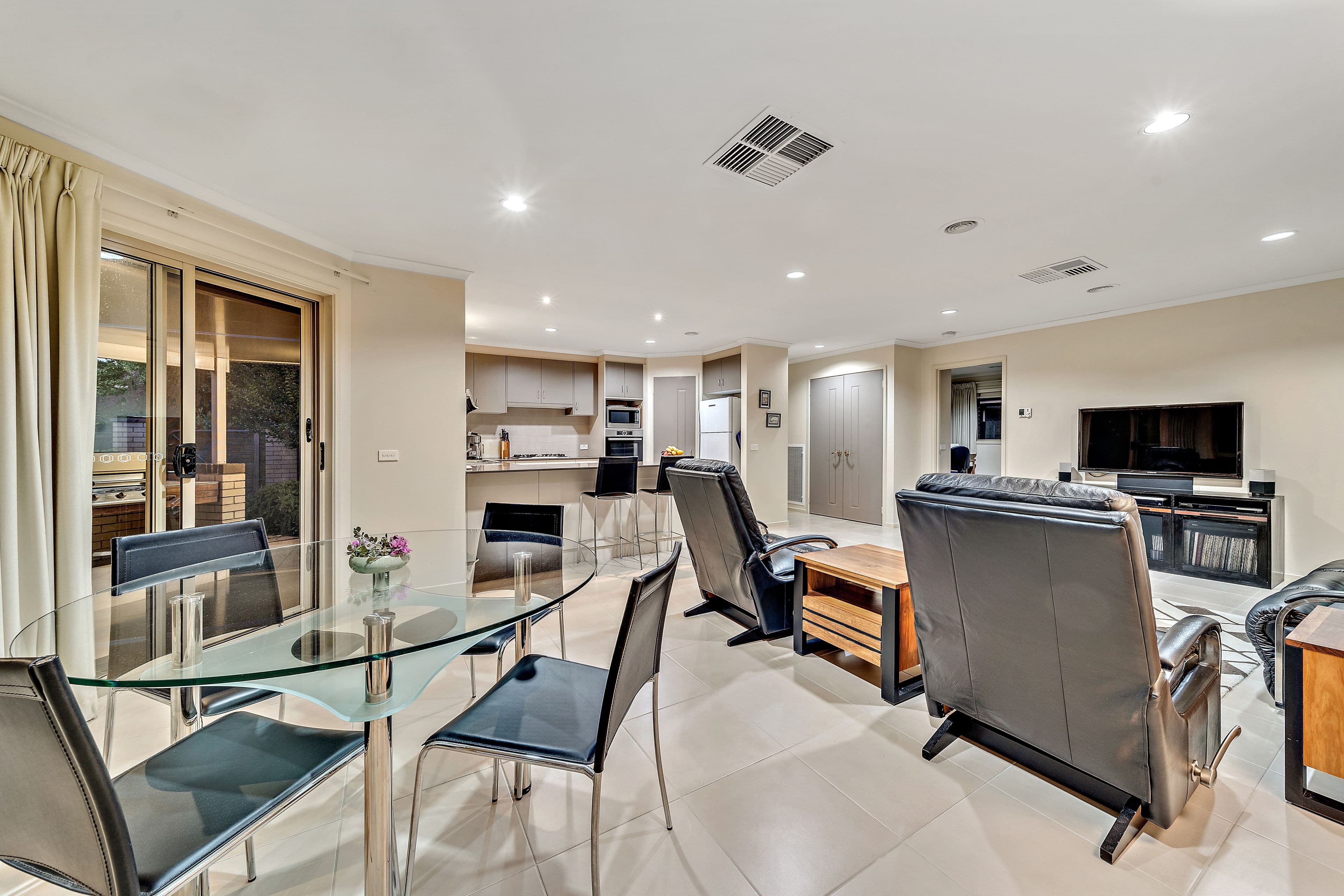 4 Karamu Street, Harrison ACT 2914, Harrison - Thumbnail 3