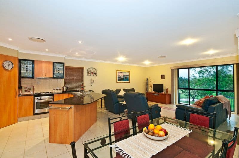 6 Pultenea Court, ELANORA QLD 4221, Elanora - Thumbnail 4