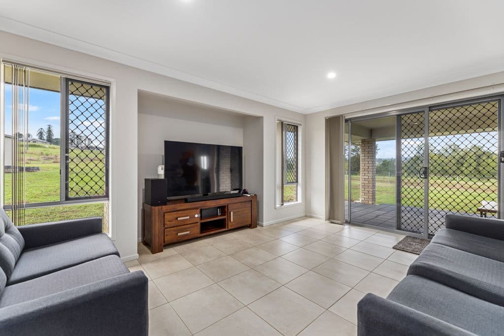 13 Atherton Place, Winya QLD 4515, Winya - Thumbnail 6