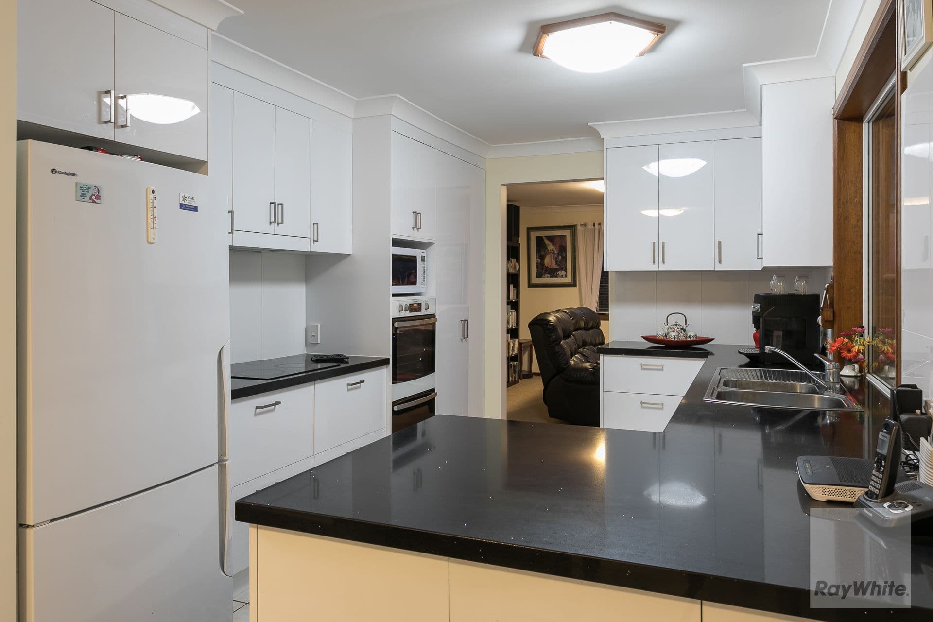 22 Mill Street, Redland Bay QLD 4165, Redland Bay - Thumbnail 3
