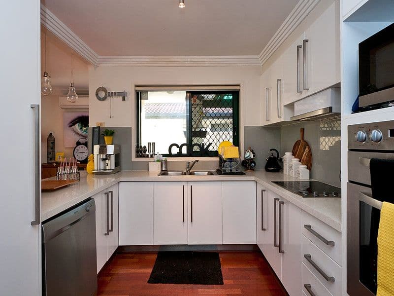 19 Coogeen Street, Sorrento QLD 4217, Sorrento - Thumbnail 3