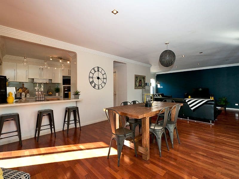 19 Coogeen Street, Sorrento QLD 4217, Sorrento - Thumbnail 4